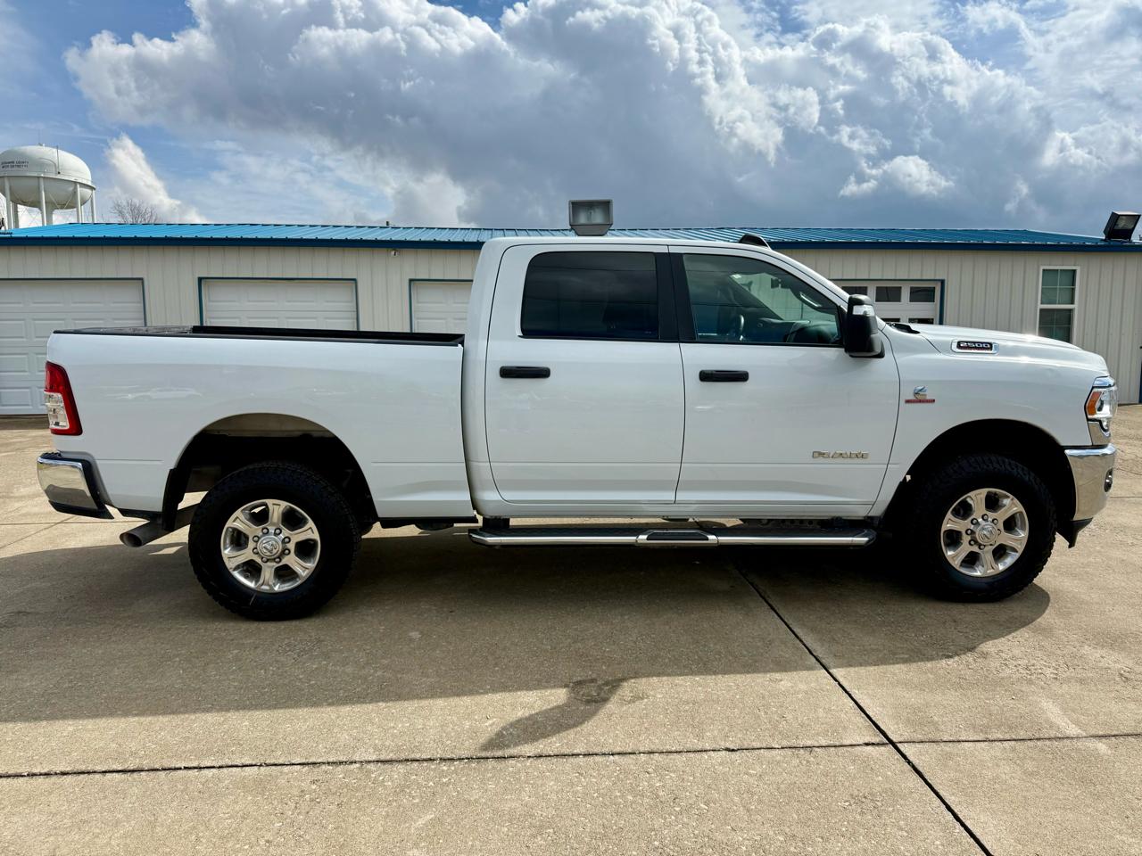 RAM 2500 Big Horn 4x4 Crew Cab 6'4" Box 2024