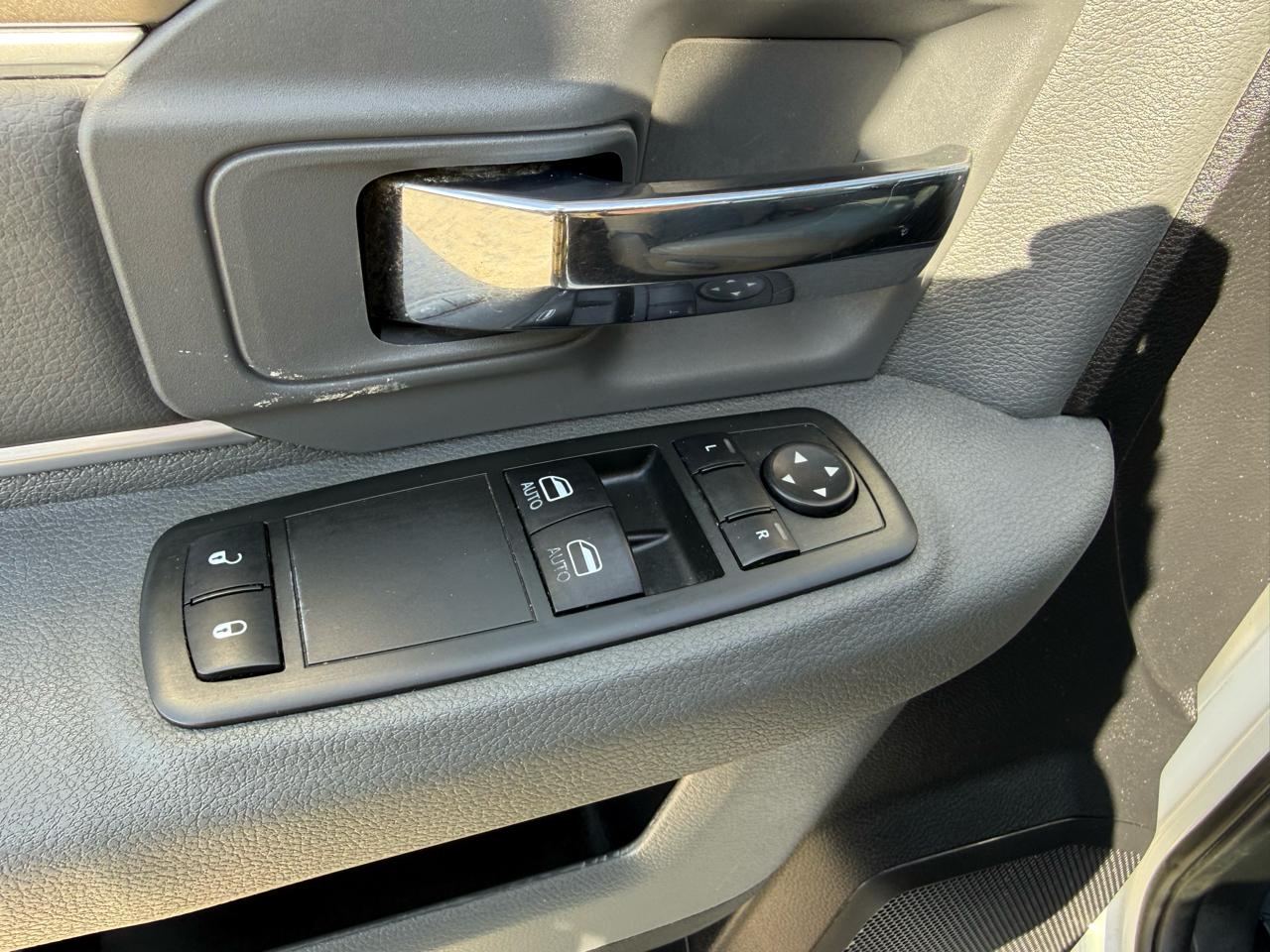 RAM 1500 2WD Reg Cab 140.5" Tradesman 2014