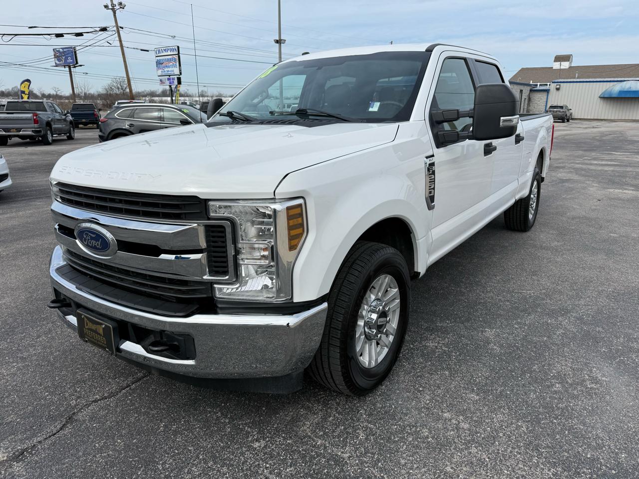 Ford Super Duty F-250 SRW XLT 2WD Crew Cab 8' Box 2018