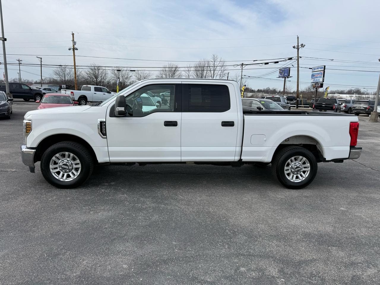 Ford Super Duty F-250 SRW XLT 2WD Crew Cab 8' Box 2018