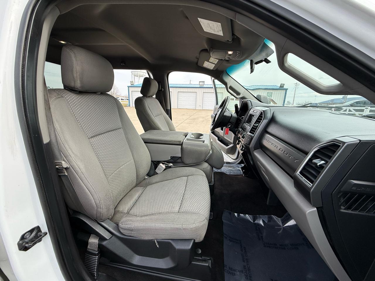 Ford Super Duty F-250 SRW XLT 2WD Crew Cab 8' Box 2018