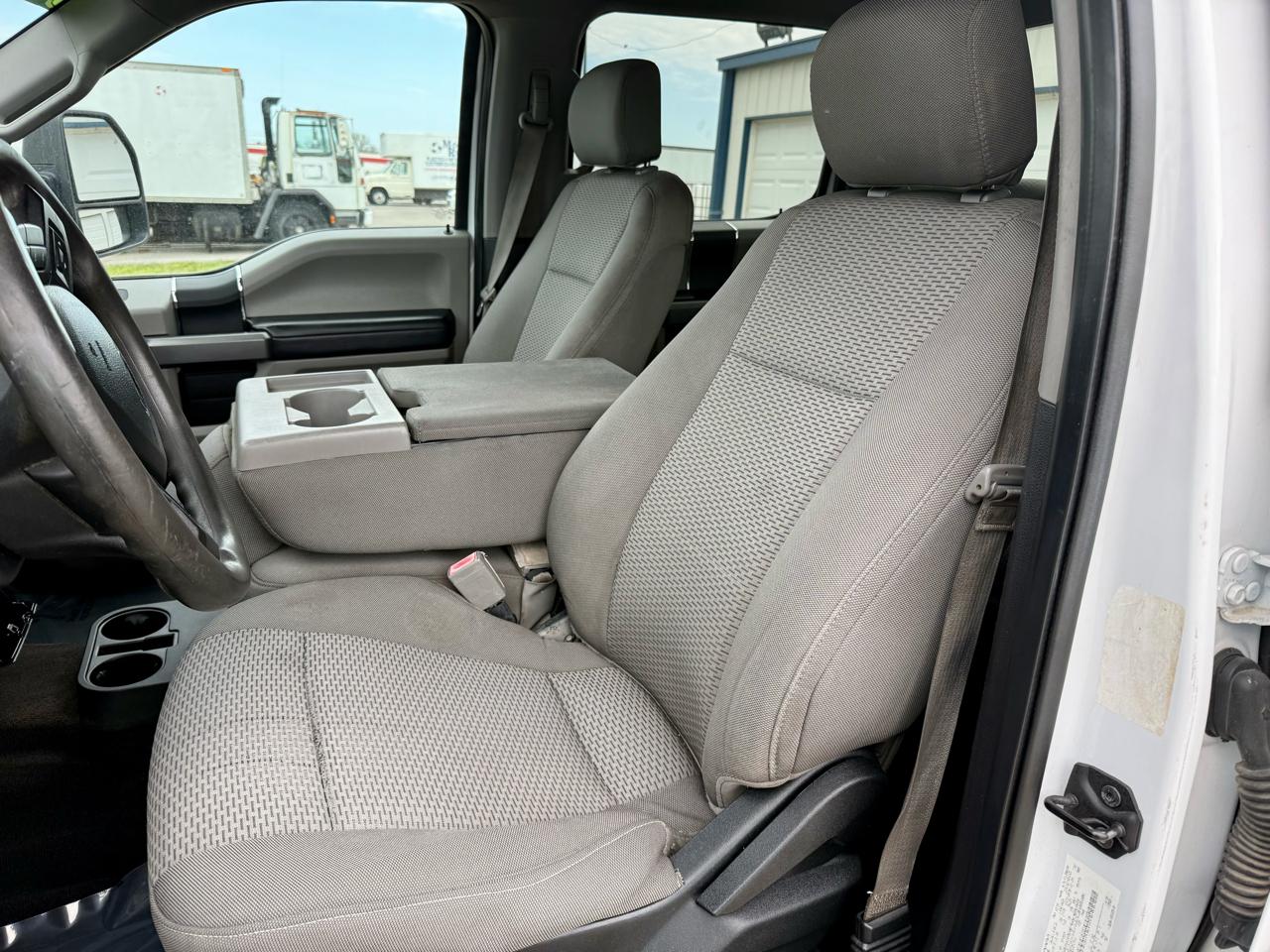 Ford Super Duty F-250 SRW XLT 2WD Crew Cab 8' Box 2018