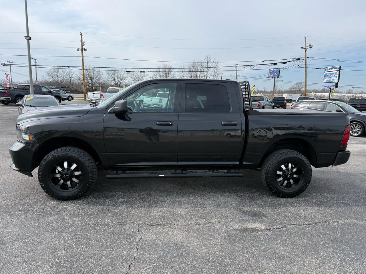 RAM 1500 Express 4x4 Crew Cab 5'7" Box *Ltd Avail* 2018
