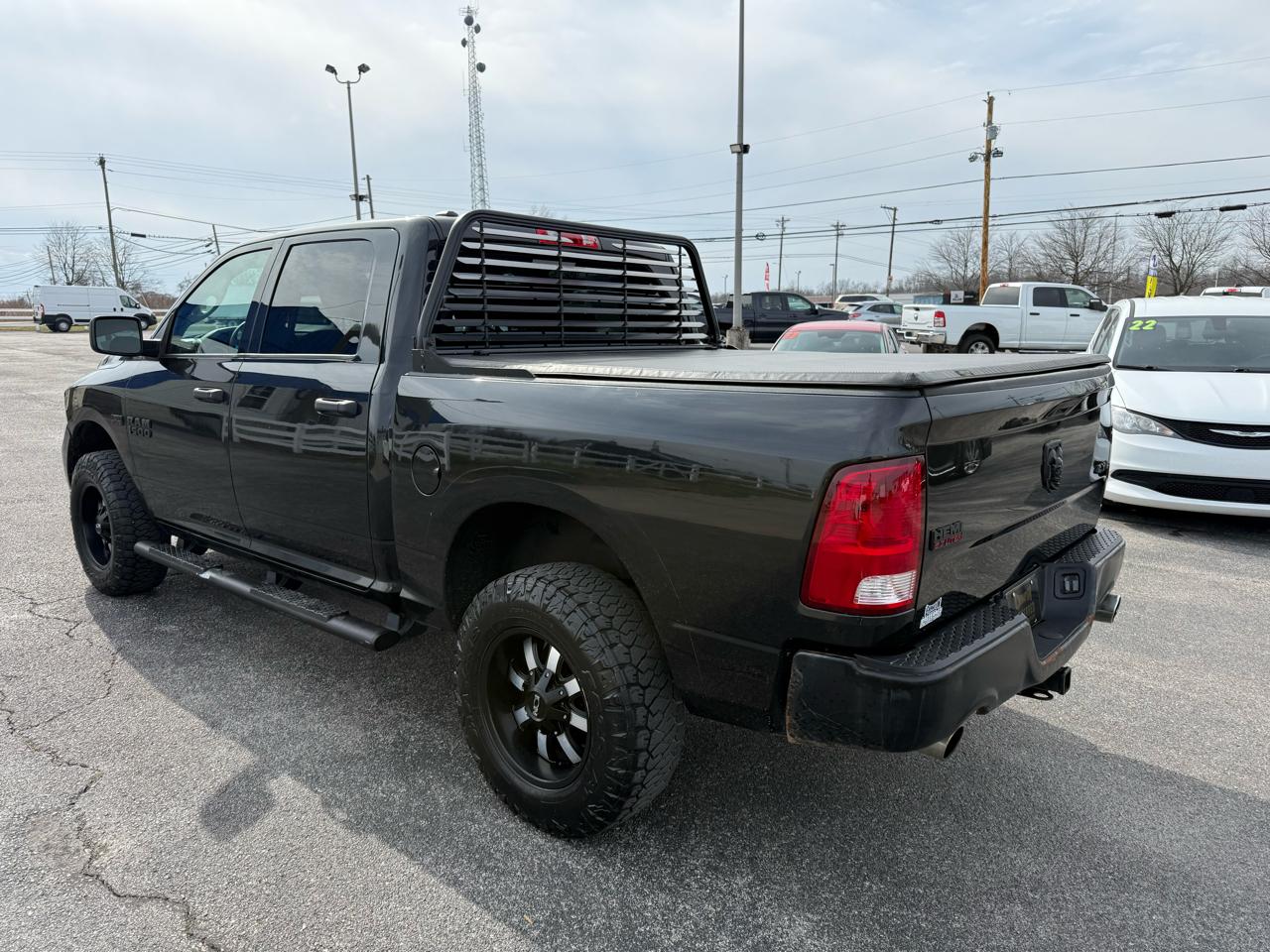 RAM 1500 Express 4x4 Crew Cab 5'7" Box *Ltd Avail* 2018