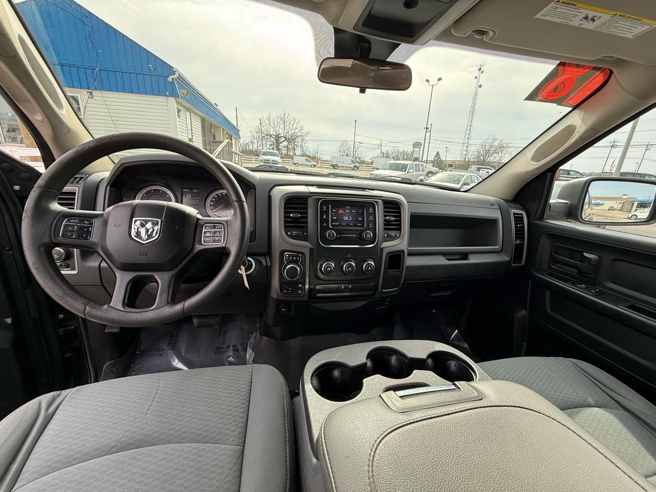 RAM 1500 Express 4x4 Crew Cab 5'7" Box *Ltd Avail* 2018