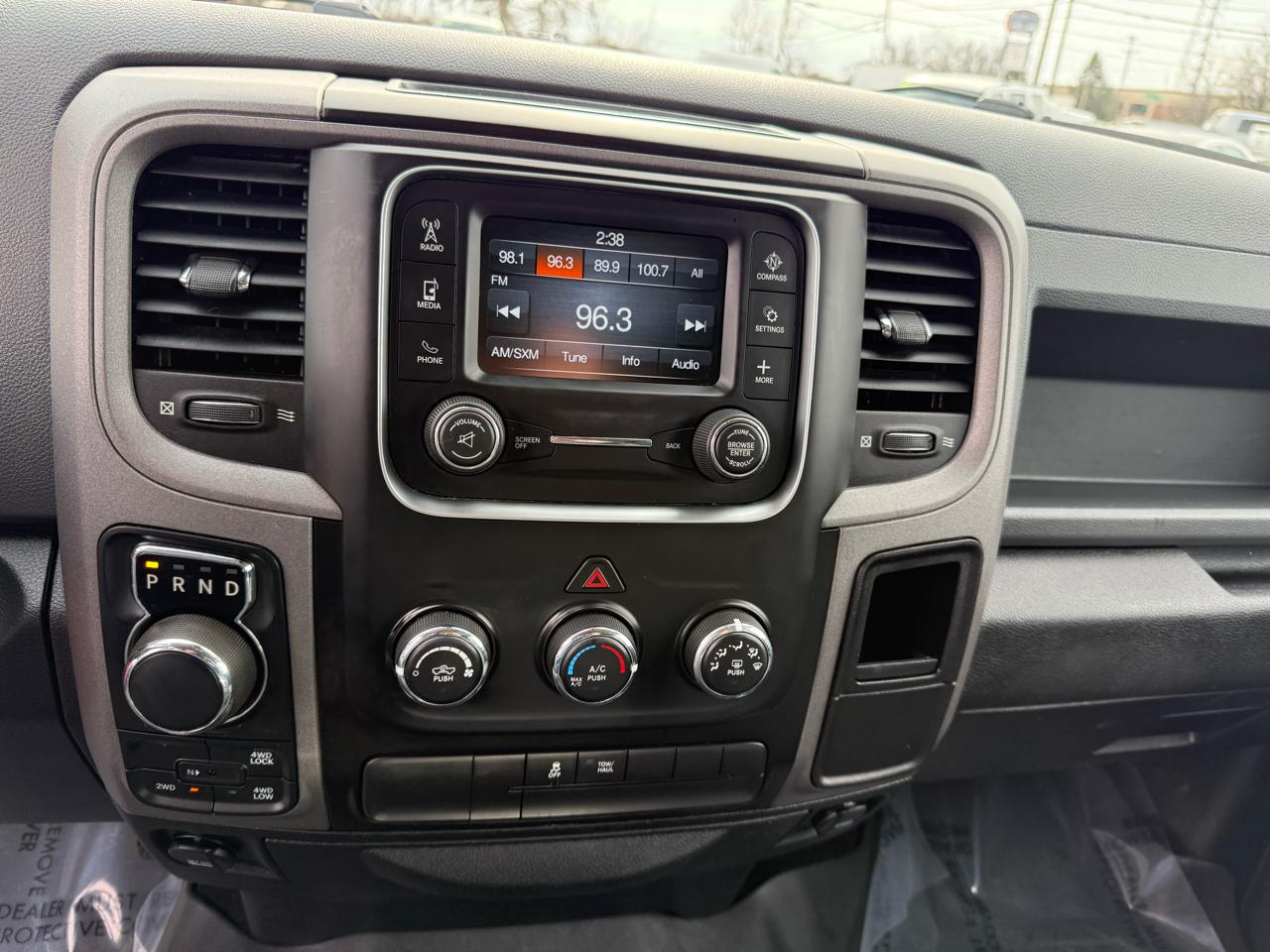 RAM 1500 Express 4x4 Crew Cab 5'7" Box *Ltd Avail* 2018