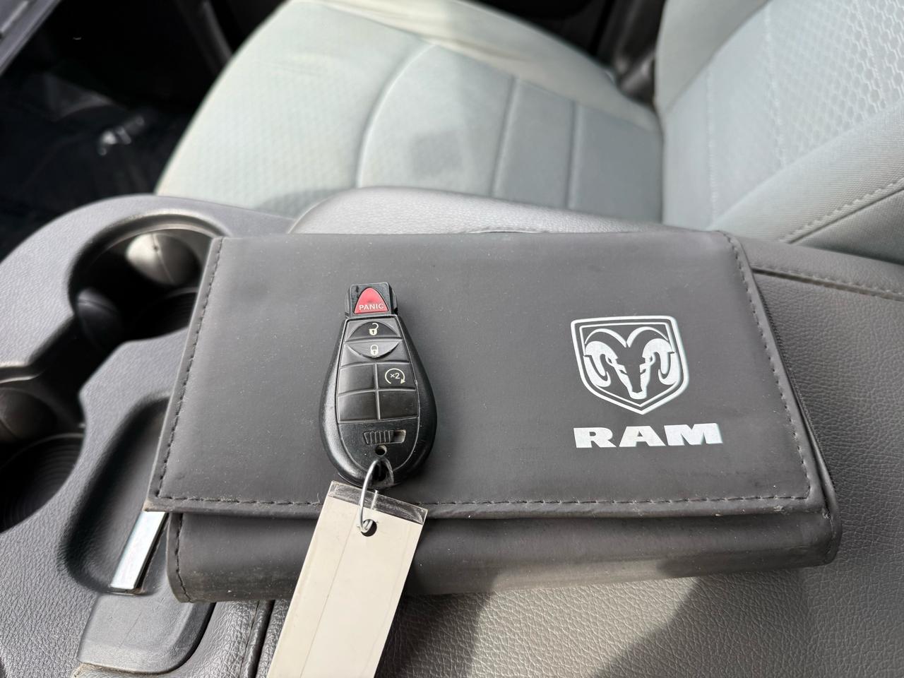 RAM 1500 Express 4x4 Crew Cab 5'7" Box *Ltd Avail* 2018