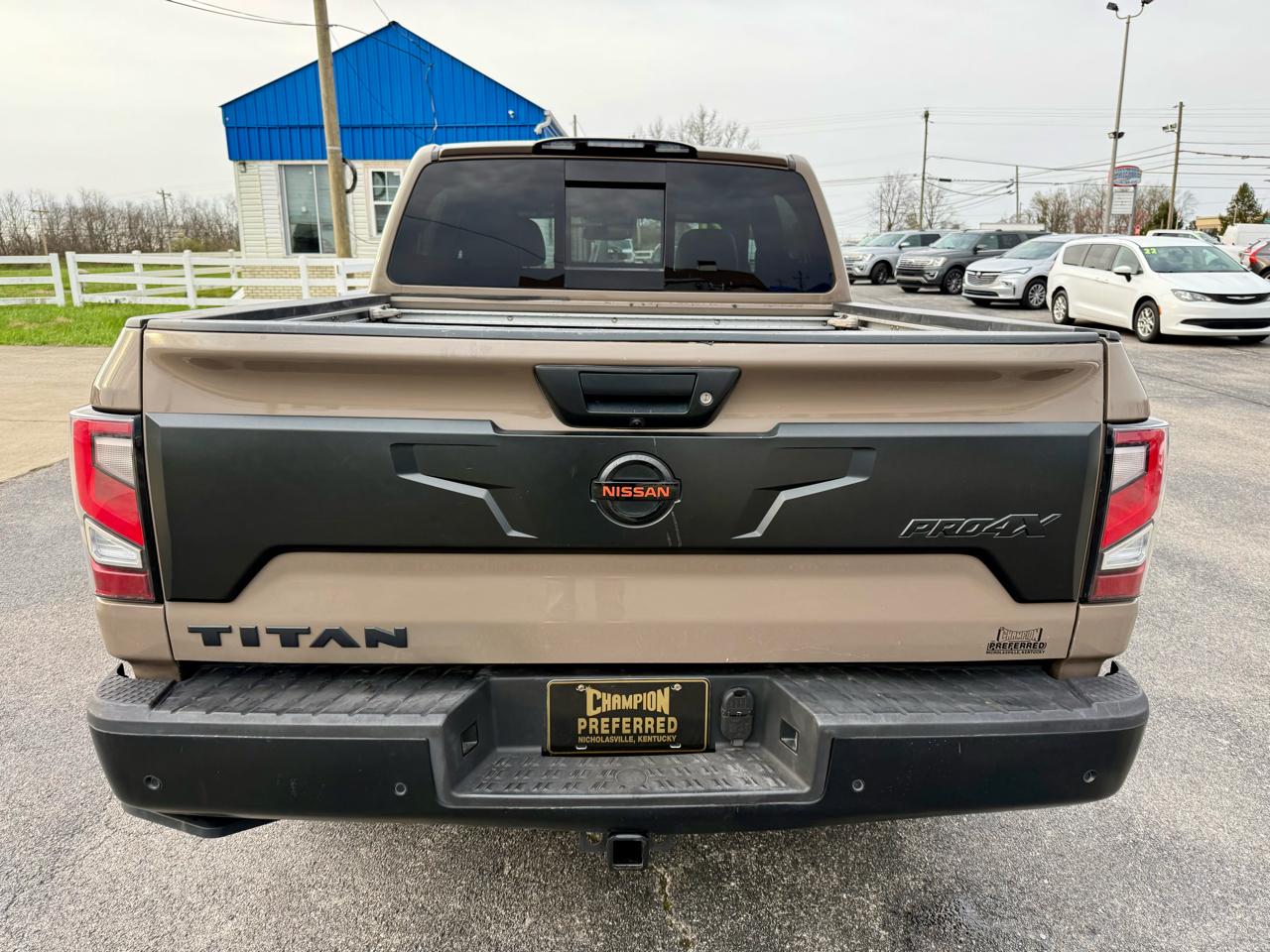 Nissan Titan 4x4 Crew Cab PRO-4X 2021