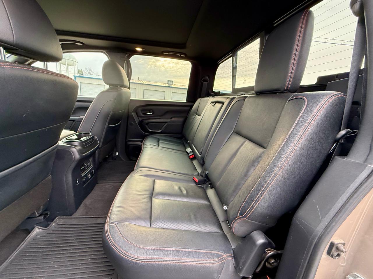 Nissan Titan 4x4 Crew Cab PRO-4X 2021