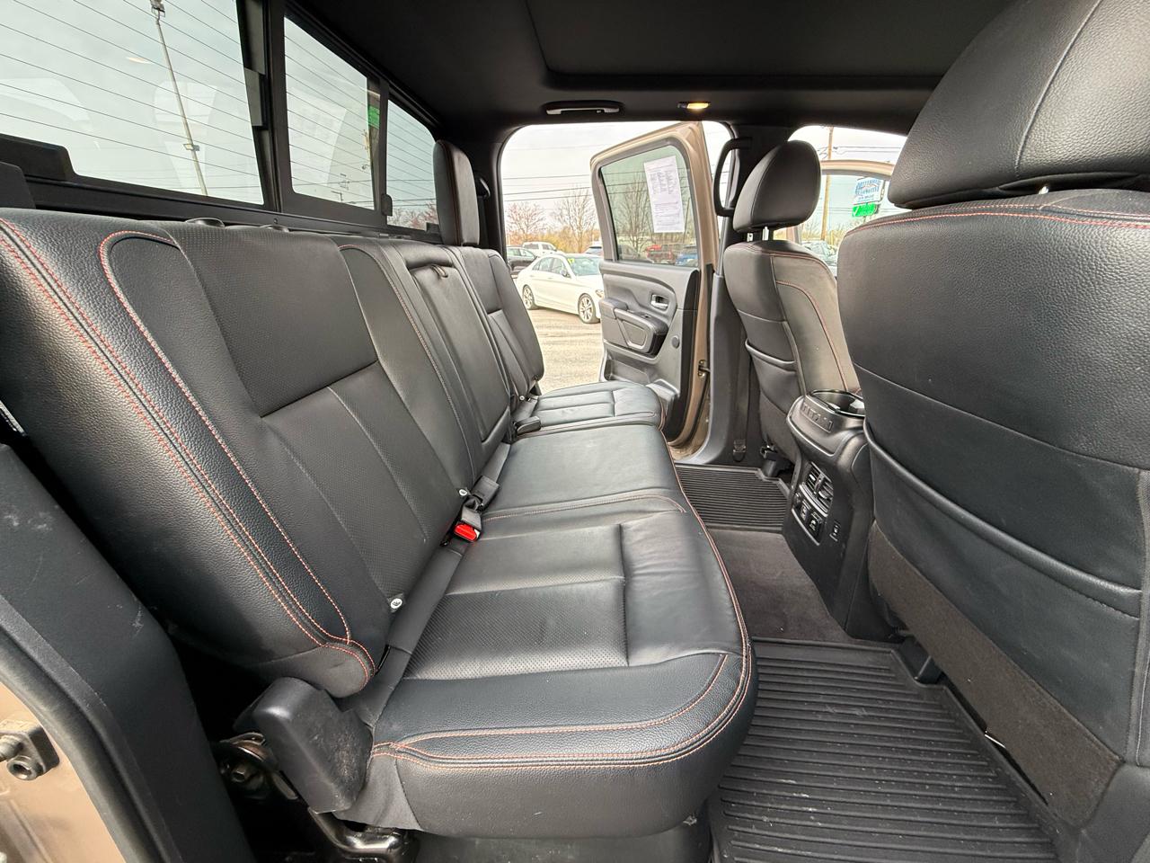 Nissan Titan 4x4 Crew Cab PRO-4X 2021