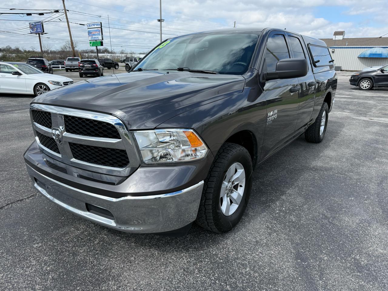 RAM 1500 Classic Tradesman 4x2 Quad Cab 6'4" Box 2023