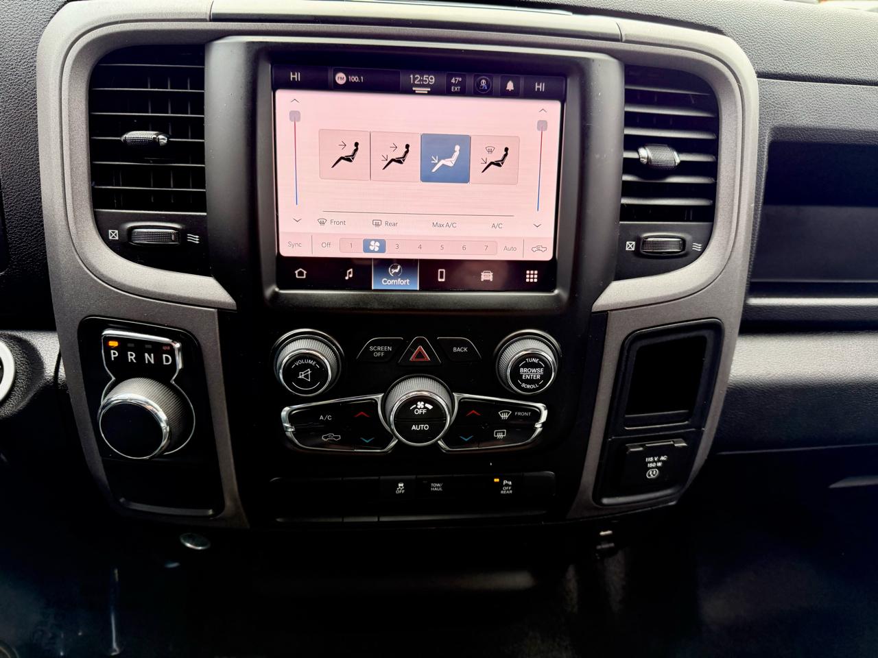 RAM 1500 Classic Tradesman 4x2 Quad Cab 6'4" Box 2023