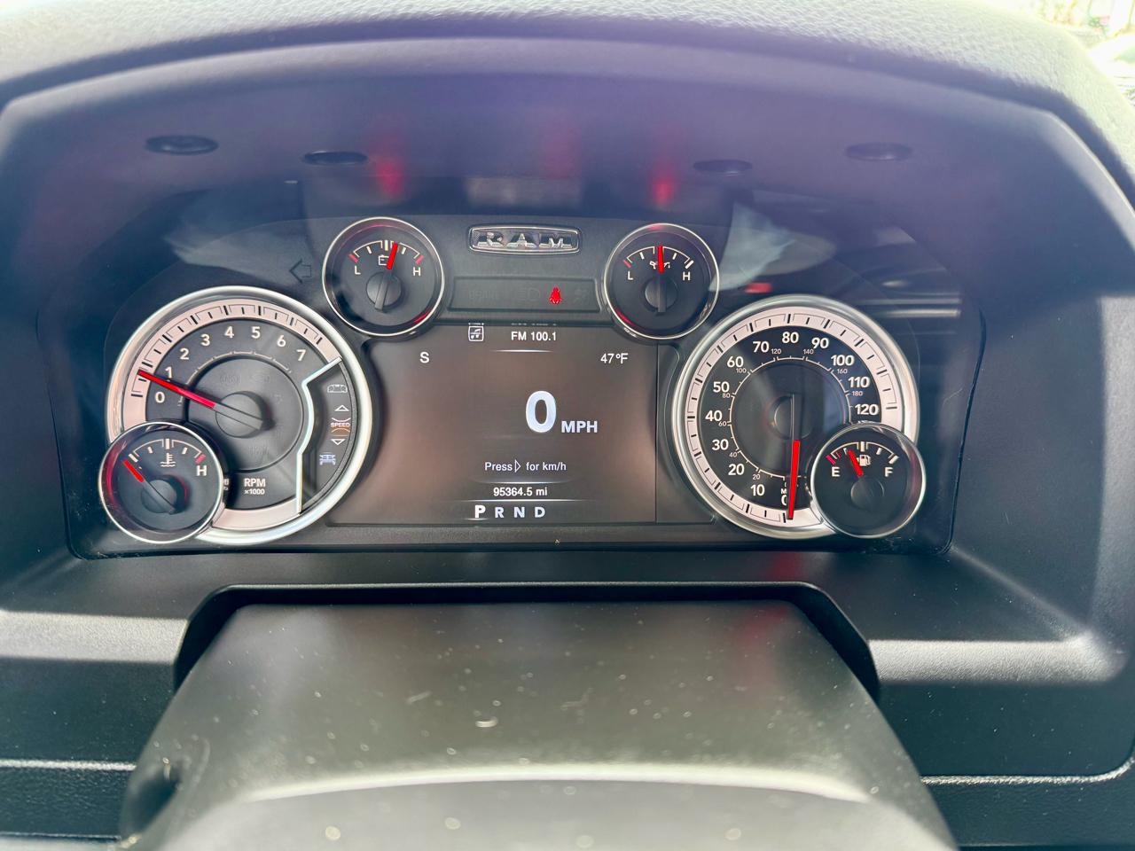 RAM 1500 Classic Tradesman 4x2 Quad Cab 6'4" Box 2023