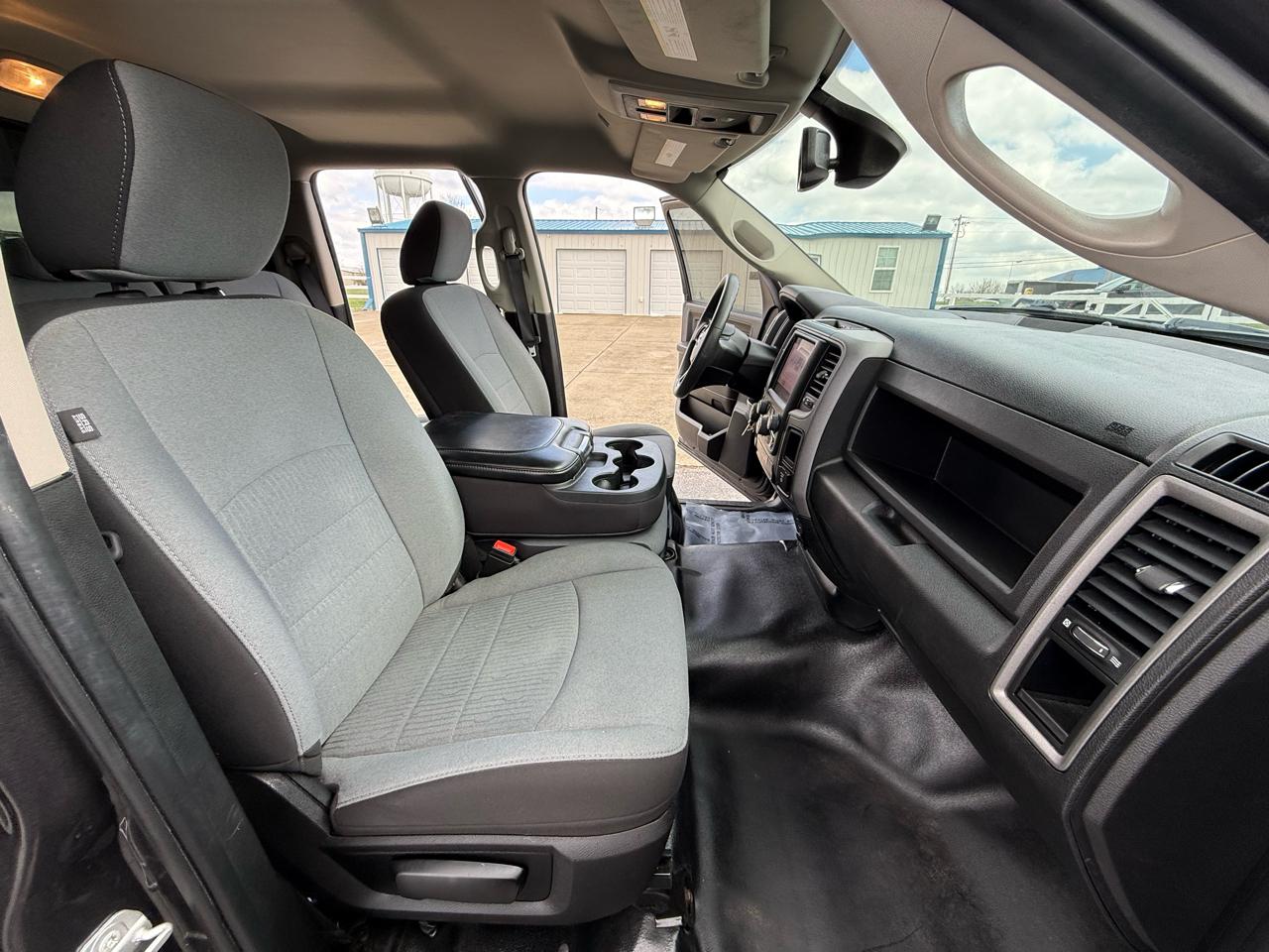 RAM 1500 Classic Tradesman 4x2 Quad Cab 6'4" Box 2023