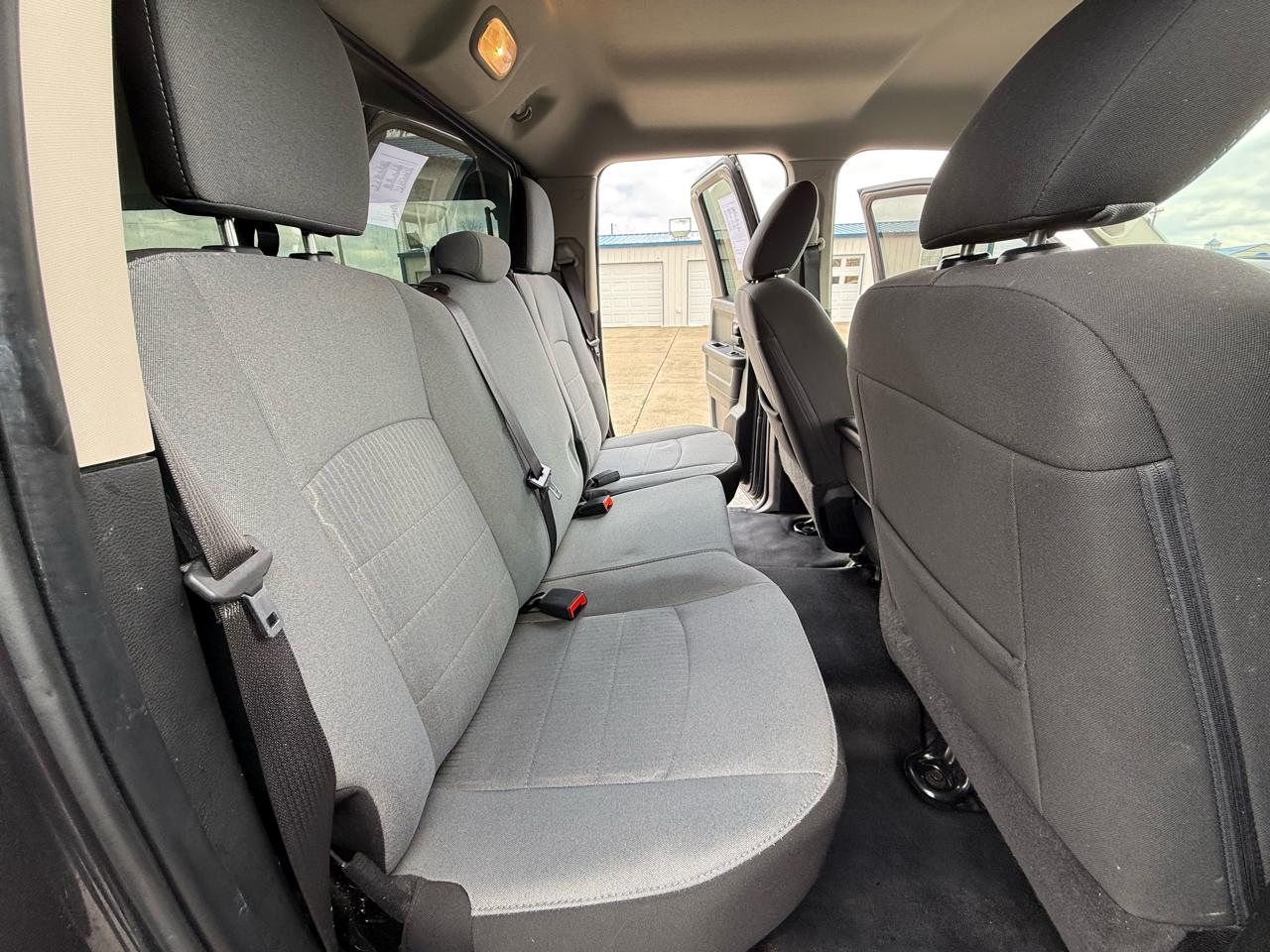 RAM 1500 Classic Tradesman 4x2 Quad Cab 6'4" Box 2023