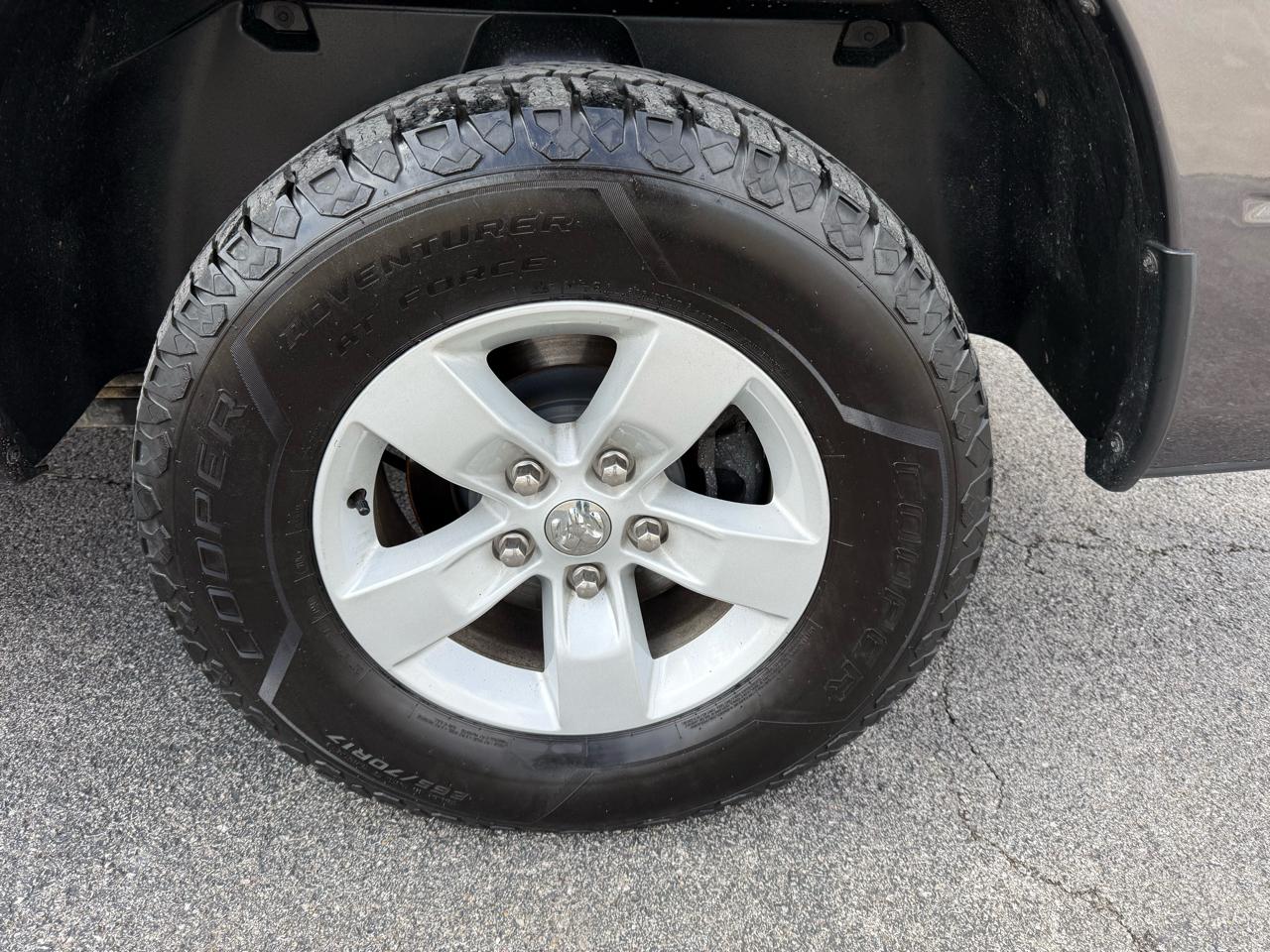 RAM 1500 Classic Tradesman 4x2 Quad Cab 6'4" Box 2023