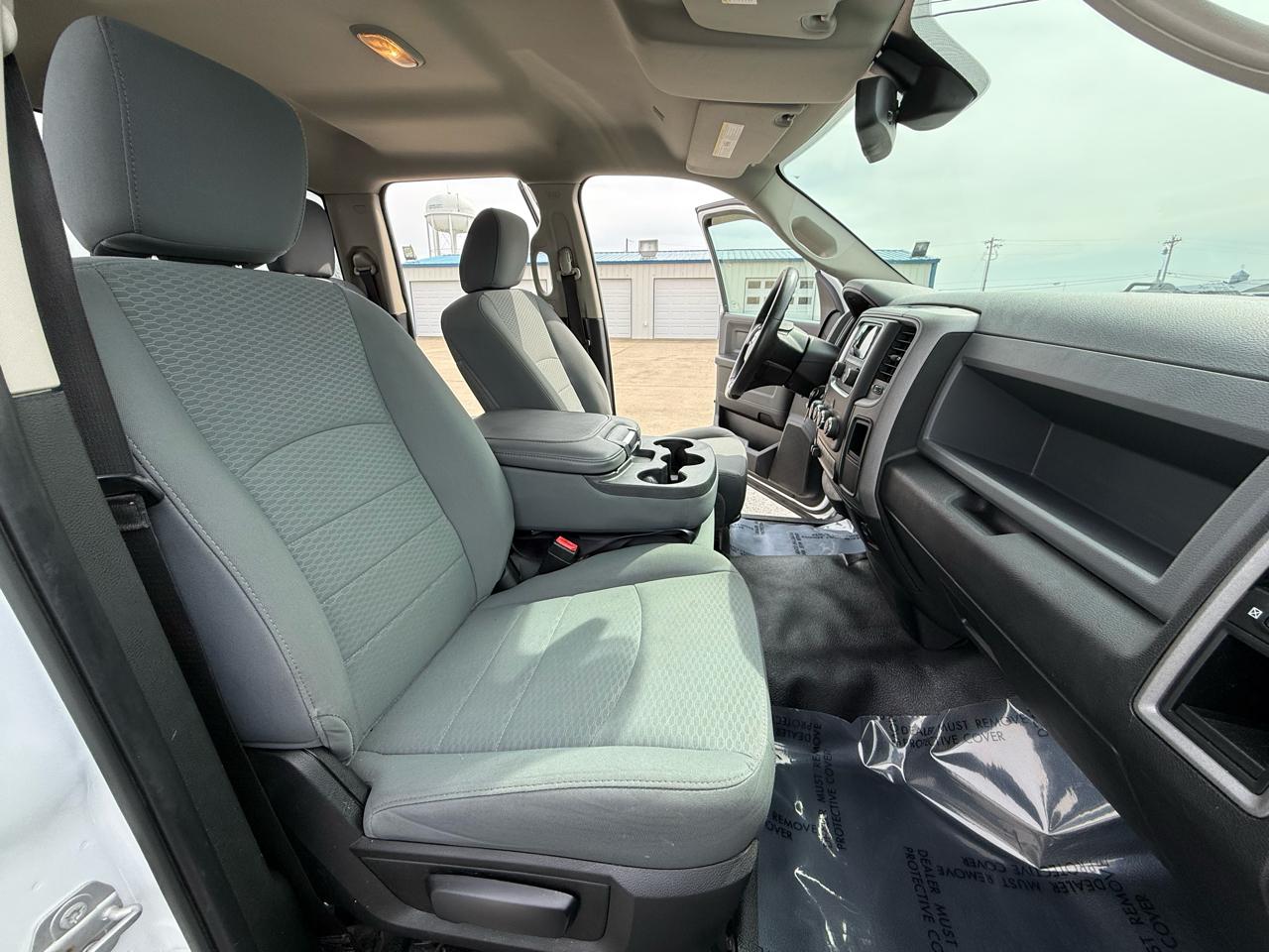 RAM 1500 Tradesman 4x4 Quad Cab 6'4" Box 2018