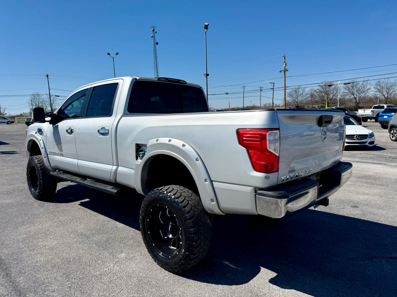 Nissan Titan XD 4x4 Diesel Crew Cab SV 2017