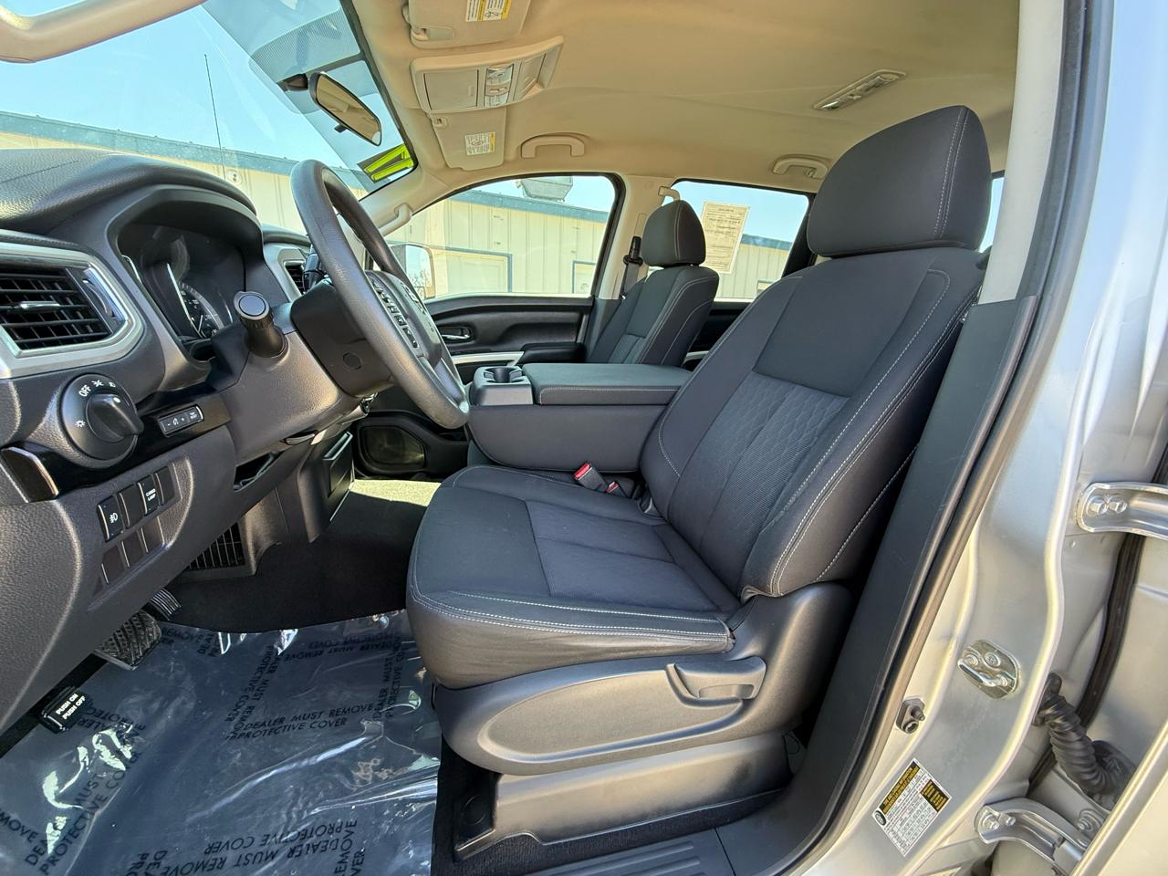 Nissan Titan XD 4x4 Diesel Crew Cab SV 2017