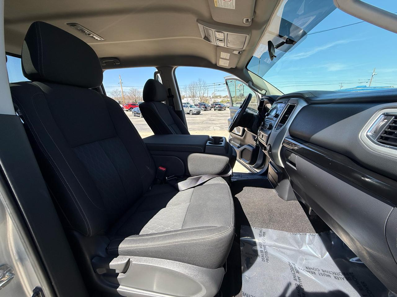 Nissan Titan XD 4x4 Diesel Crew Cab SV 2017