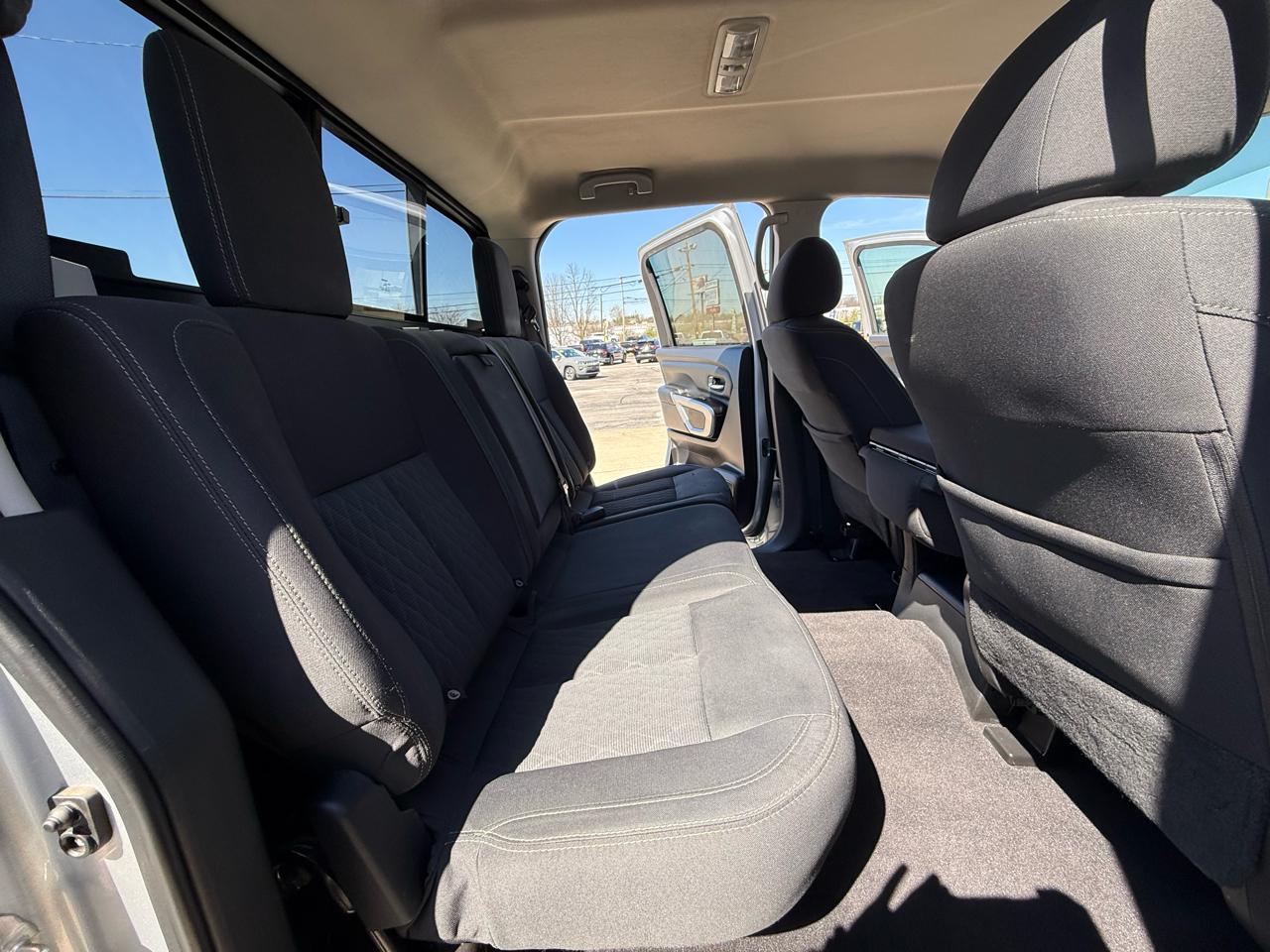 Nissan Titan XD 4x4 Diesel Crew Cab SV 2017