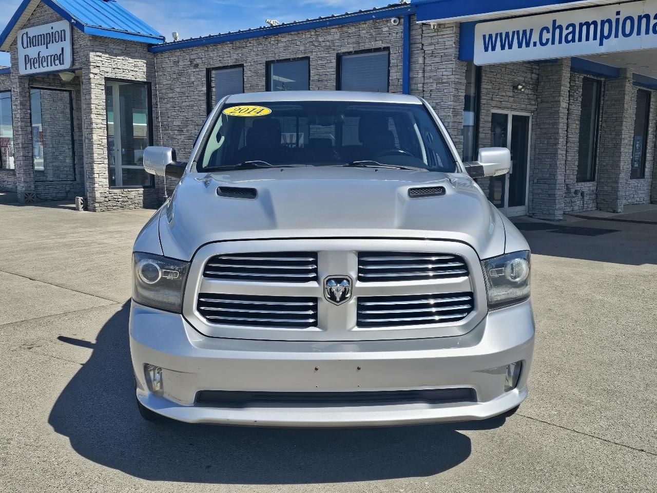 RAM 1500 4WD Quad Cab 140.5" Sport 2014