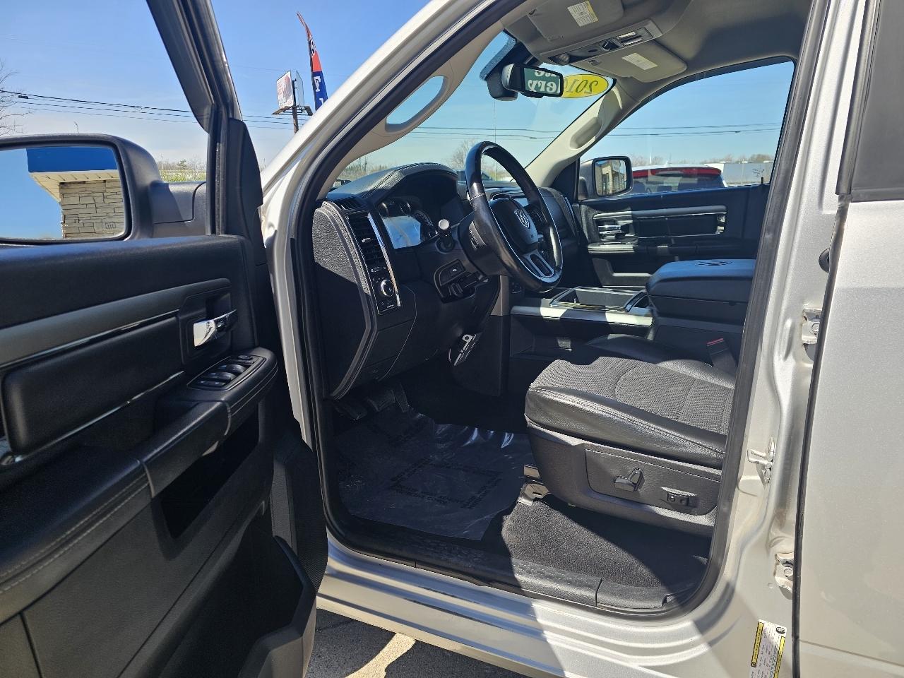 RAM 1500 4WD Quad Cab 140.5" Sport 2014