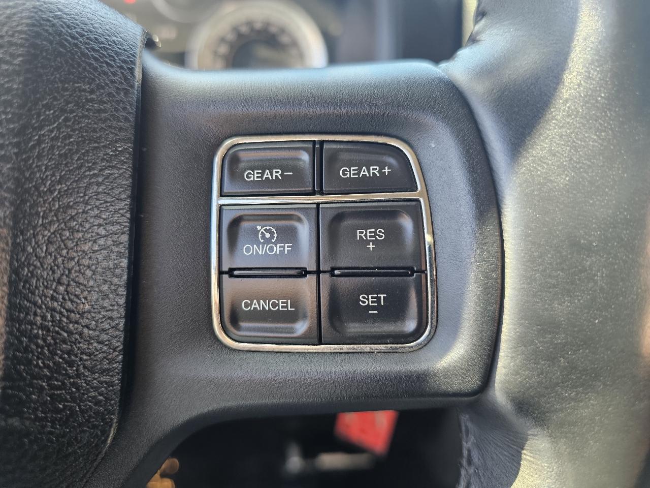 RAM 1500 4WD Quad Cab 140.5" Sport 2014