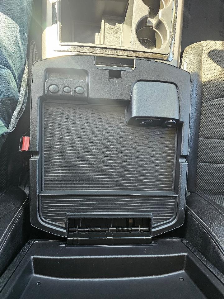 RAM 1500 4WD Quad Cab 140.5" Sport 2014