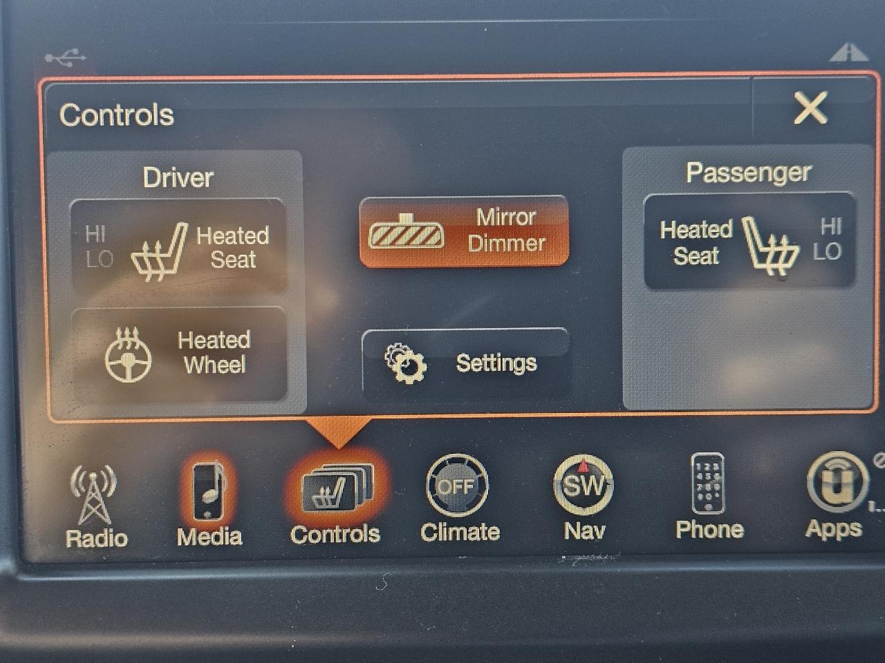 RAM 1500 4WD Quad Cab 140.5" Sport 2014