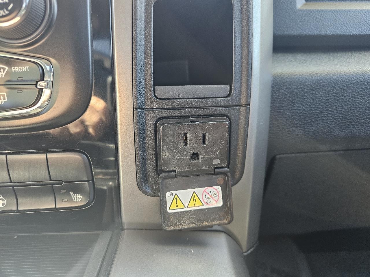 RAM 1500 4WD Quad Cab 140.5" Sport 2014