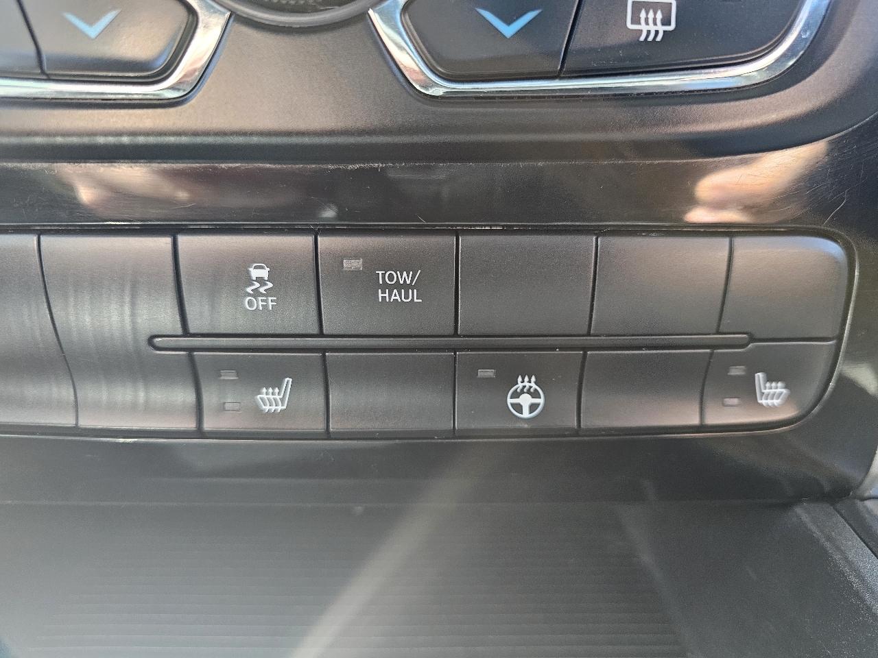 RAM 1500 4WD Quad Cab 140.5" Sport 2014