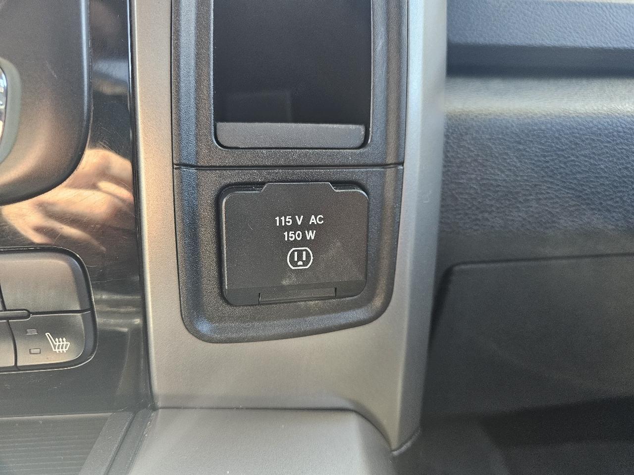 RAM 1500 4WD Quad Cab 140.5" Sport 2014