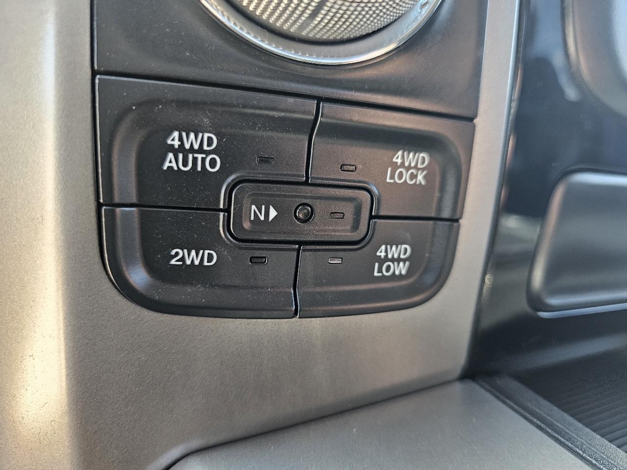 RAM 1500 4WD Quad Cab 140.5" Sport 2014