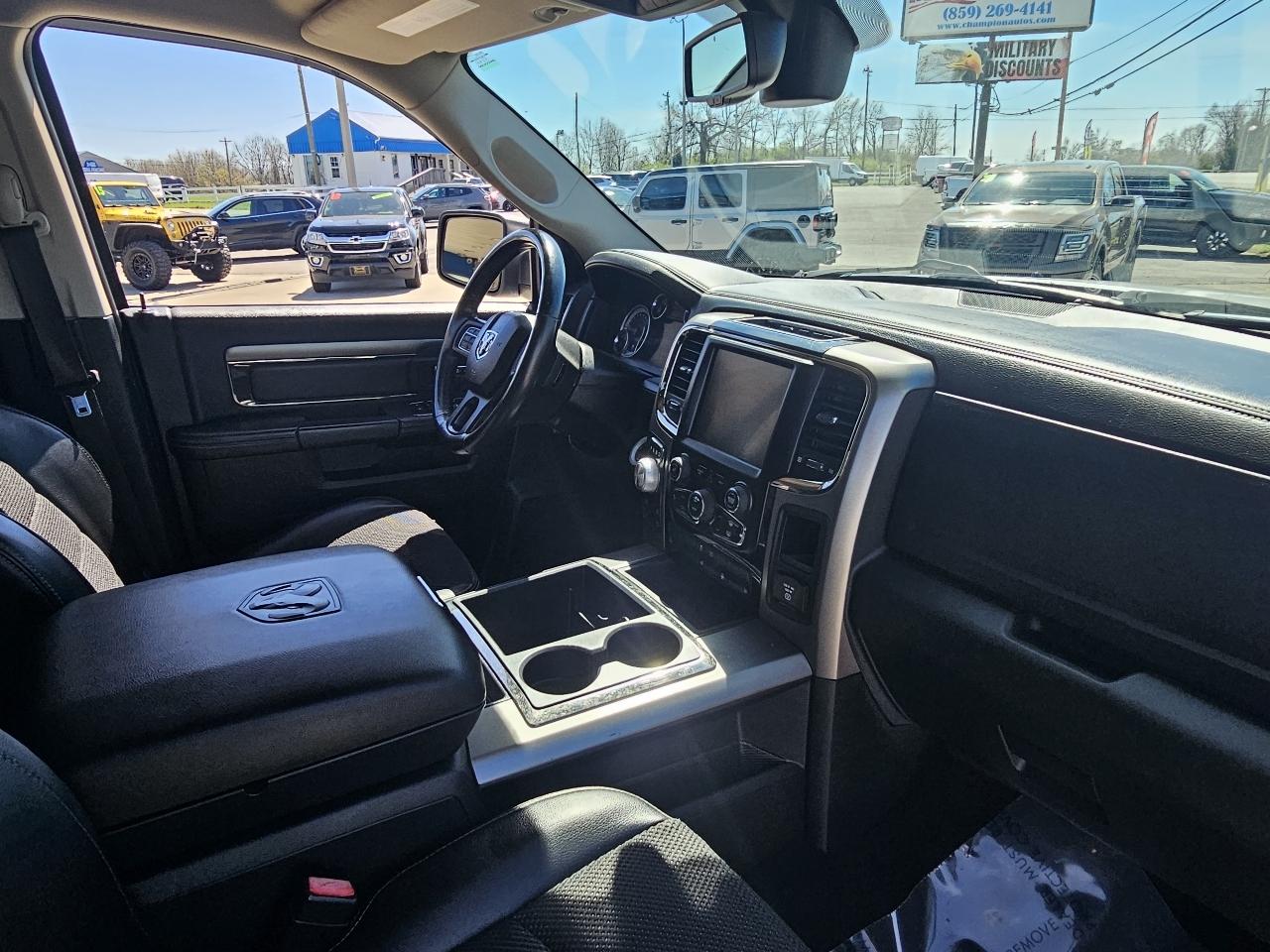 RAM 1500 4WD Quad Cab 140.5" Sport 2014