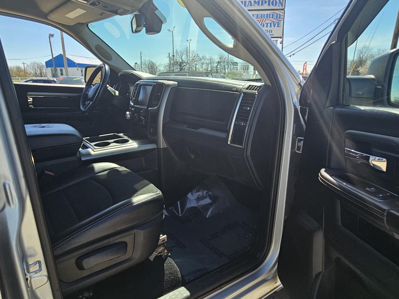 RAM 1500 4WD Quad Cab 140.5" Sport 2014