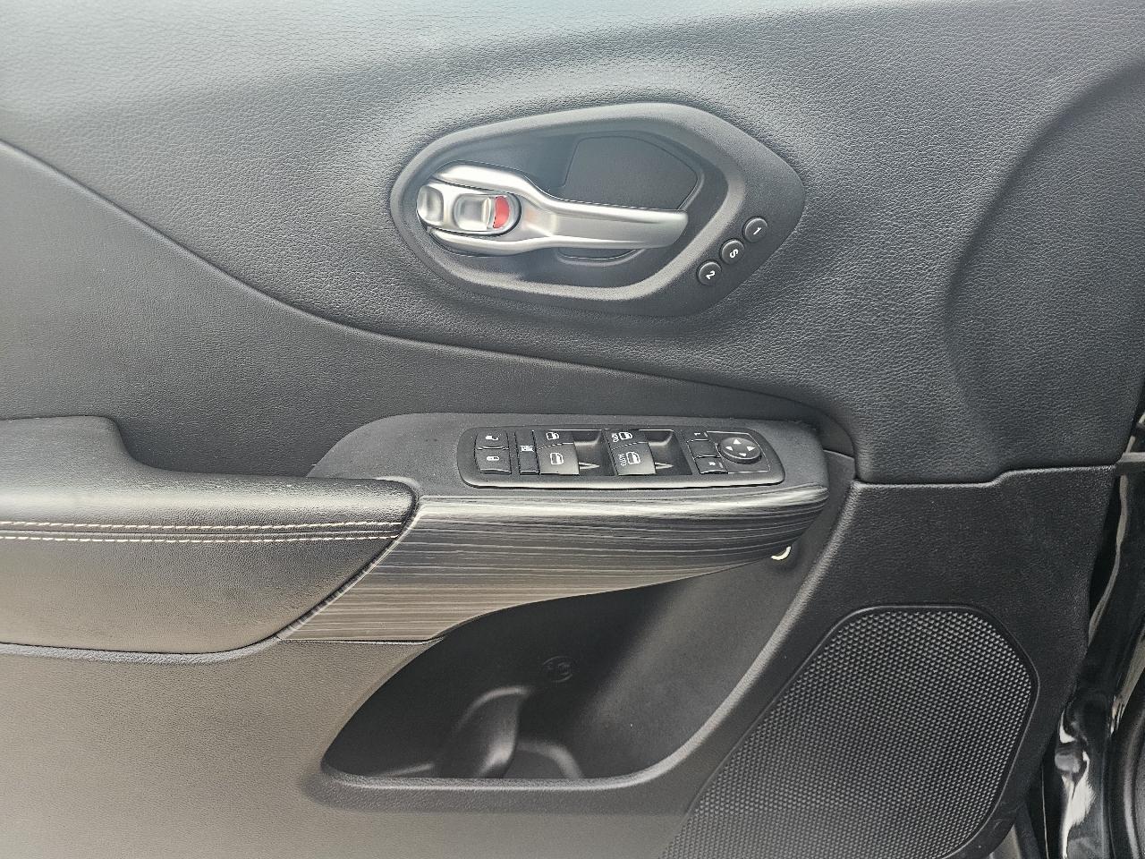 Jeep Cherokee 4WD 4dr Limited 2015