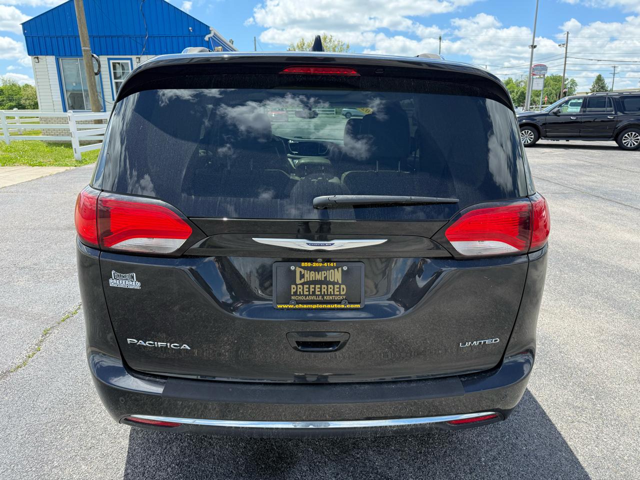 Chrysler Pacifica Limited FWD 2020