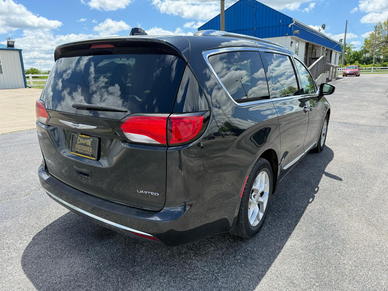 Chrysler Pacifica Limited FWD 2020