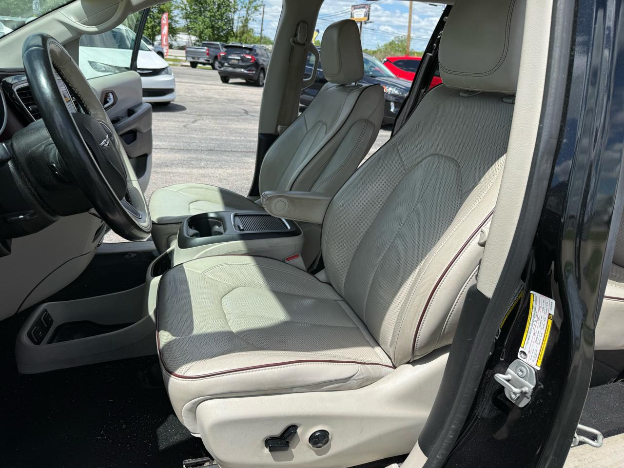 Chrysler Pacifica Limited FWD 2020