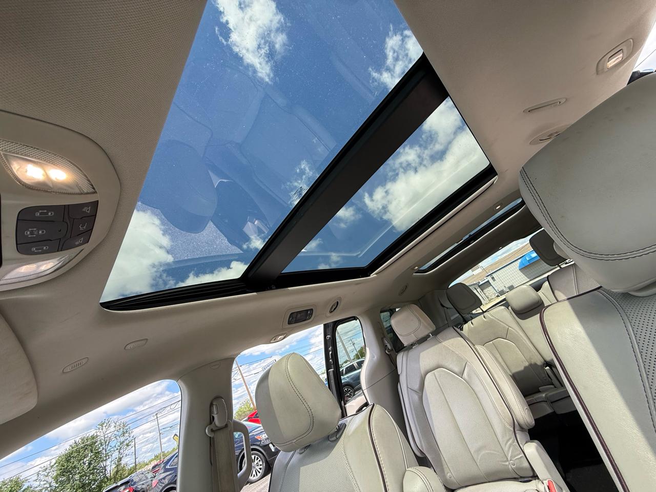 Chrysler Pacifica Limited FWD 2020