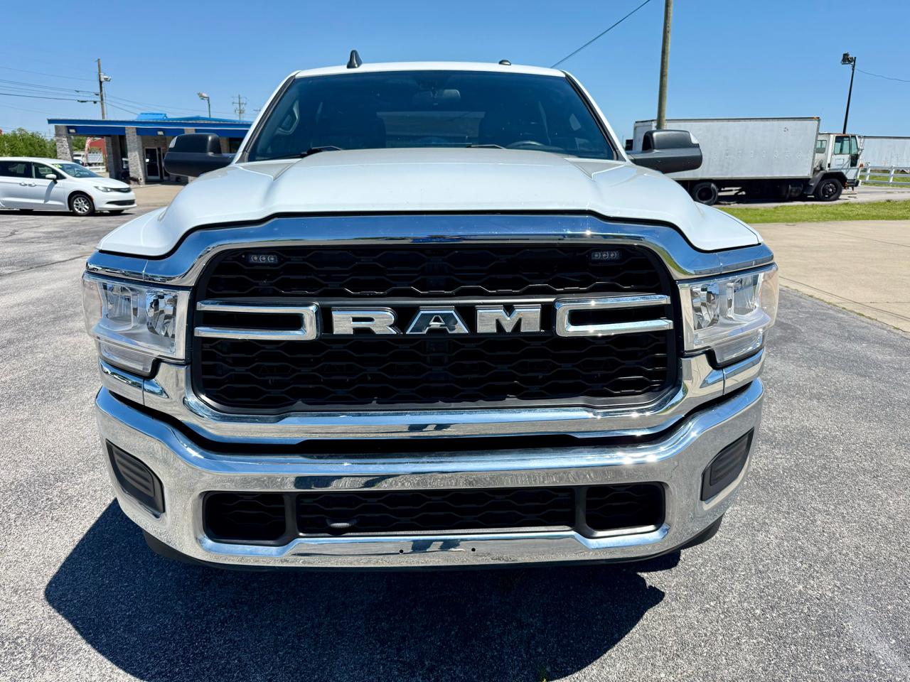 RAM 2500 Tradesman 4x4 Crew Cab 6'4" Box 2022