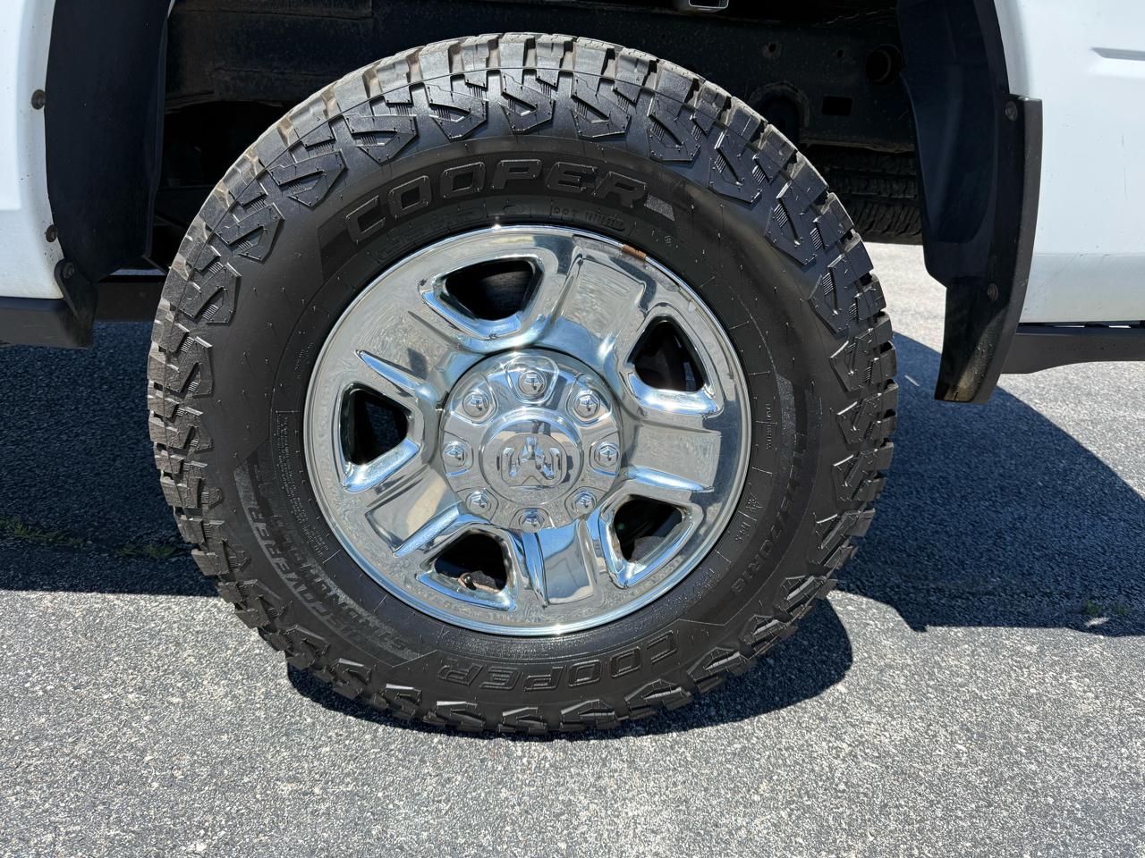 RAM 2500 Tradesman 4x4 Crew Cab 6'4" Box 2022