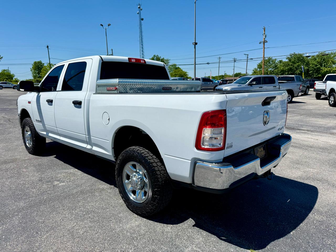RAM 2500 Tradesman 4x4 Crew Cab 6'4" Box 2022