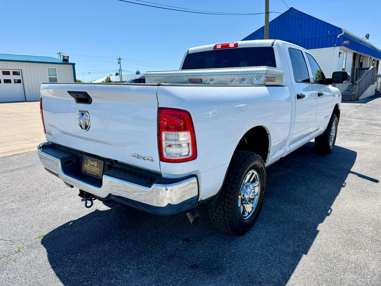RAM 2500 Tradesman 4x4 Crew Cab 6'4" Box 2022