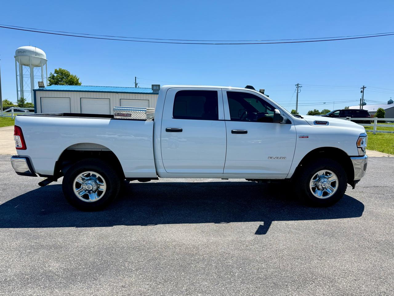 RAM 2500 Tradesman 4x4 Crew Cab 6'4" Box 2022