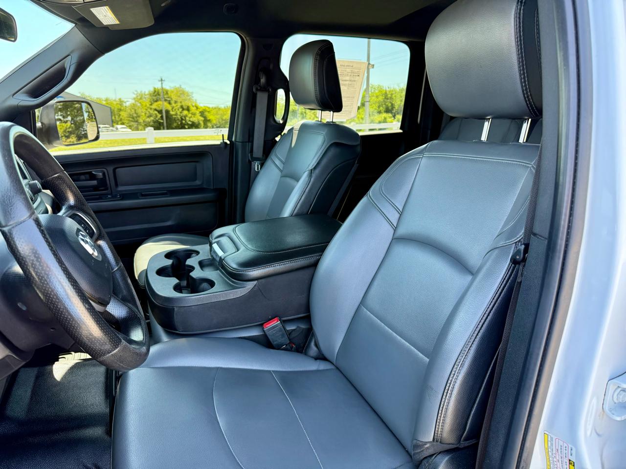 RAM 2500 Tradesman 4x4 Crew Cab 6'4" Box 2022