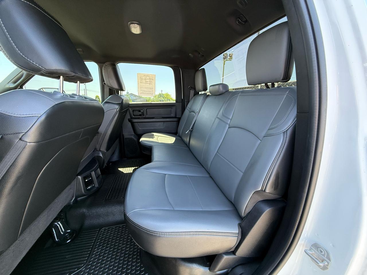 RAM 2500 Tradesman 4x4 Crew Cab 6'4" Box 2022