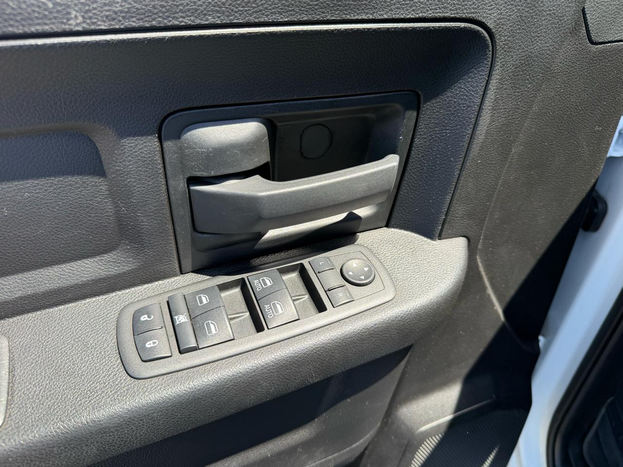 RAM 2500 Tradesman 4x4 Crew Cab 6'4" Box 2022