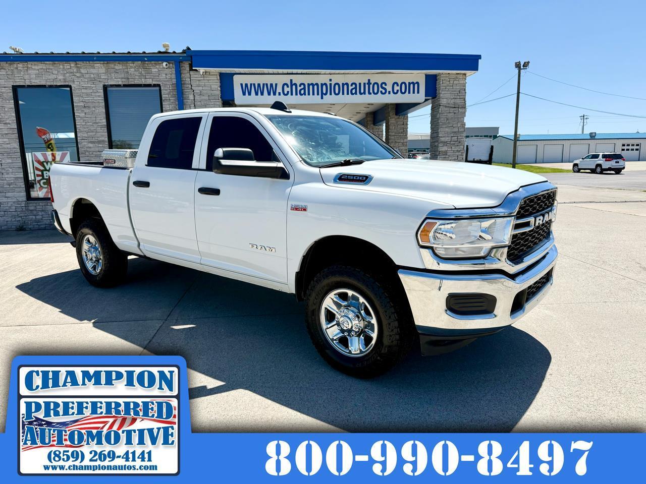 RAM 2500 Tradesman 4x4 Crew Cab 6'4" Box 2022